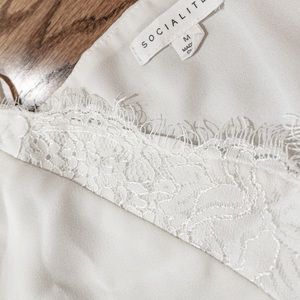 Light tank with lace detail